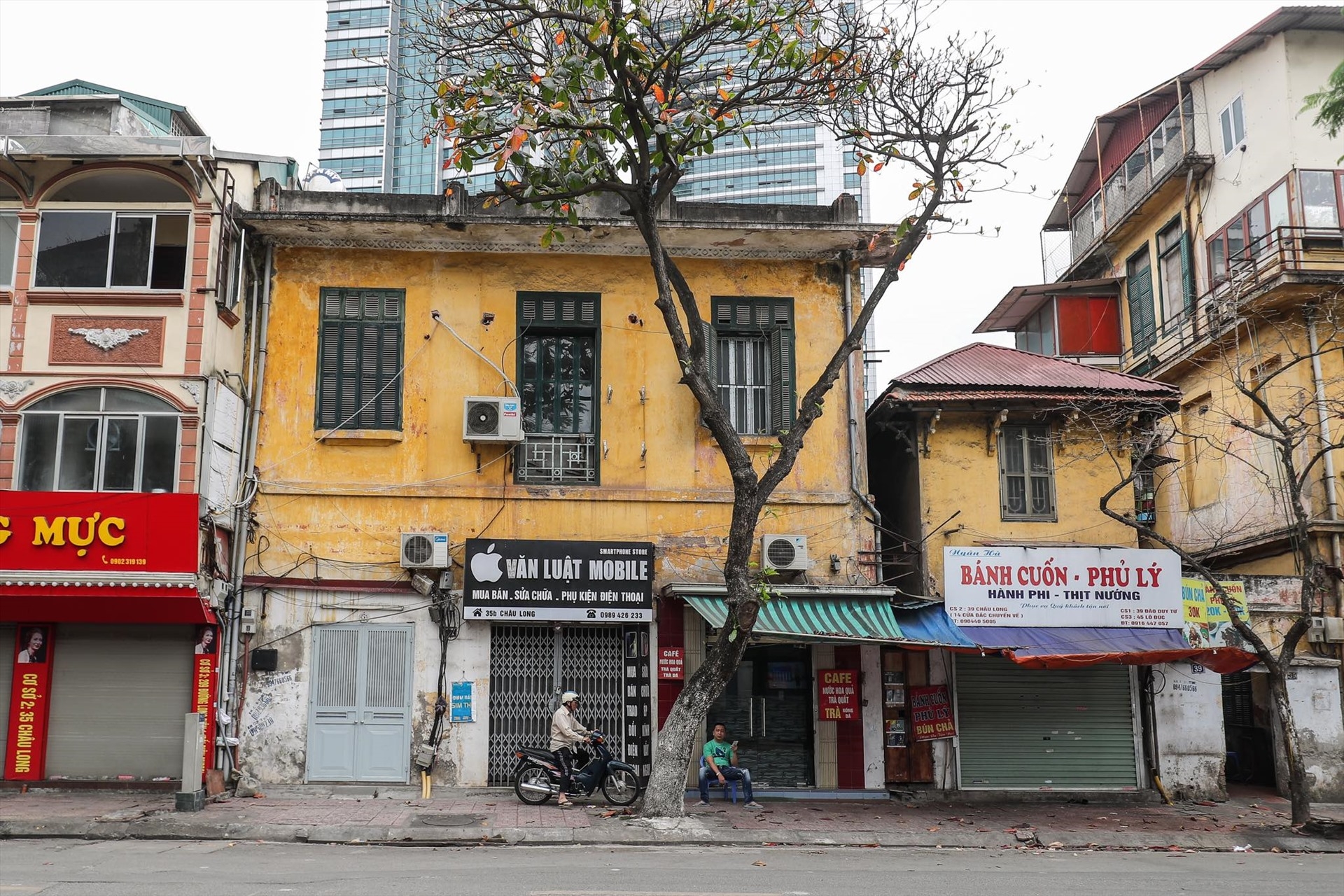 Đường phố Hà Nội vắng lặng trong mùa dịch Covid-19 duong pho ha noi vang lang trong mua dich covid 19
