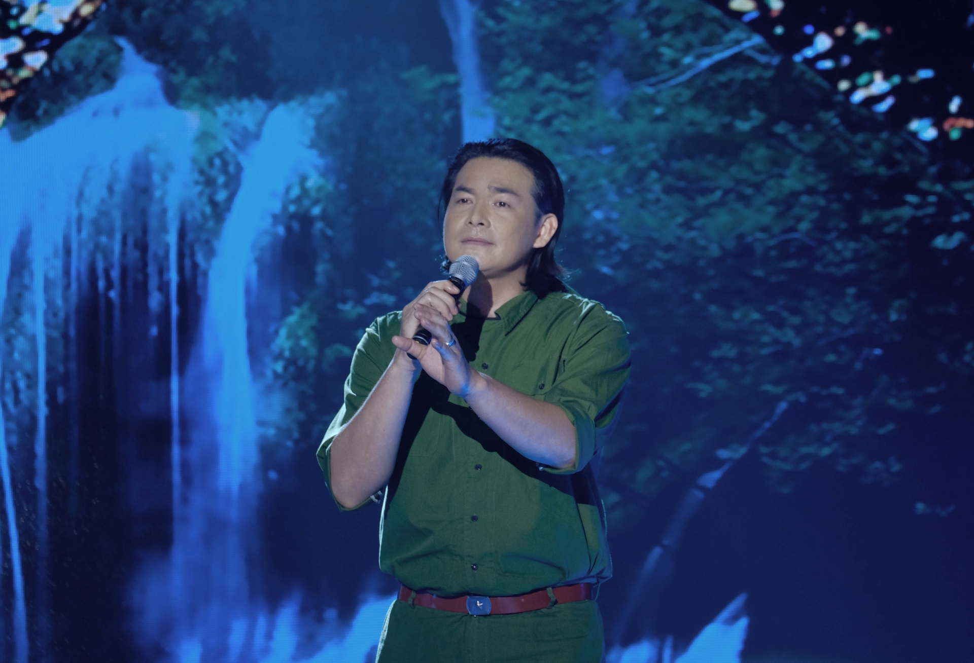 Quách Ngọc Ngoan lần đầu tiết lộ xuất thân và truyền thống gia đình quach ngoc ngoan lan dau tiet lo xuat than va truyen thong gia dinh