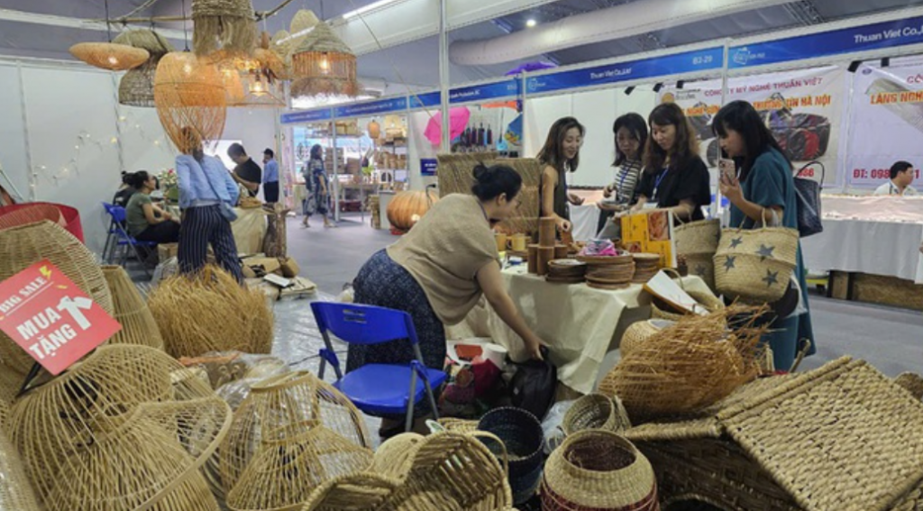 Уникальные изделия ручной работы на выставке Hanoi Giftshow 2024