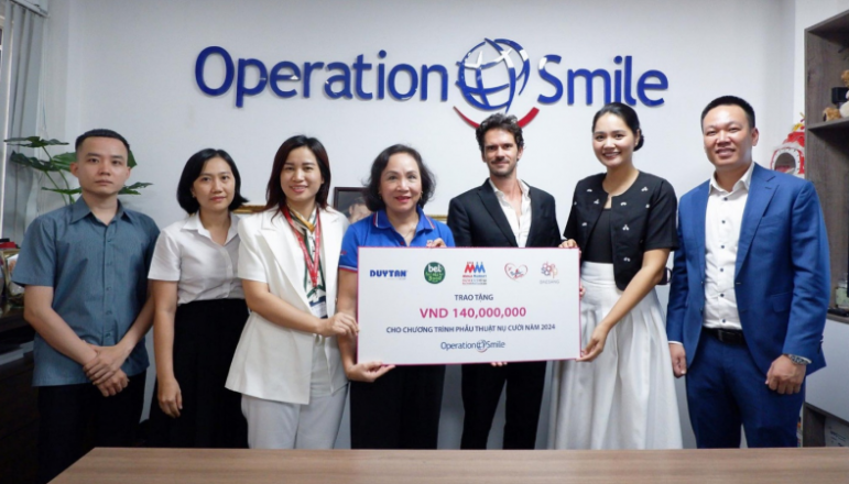 MM Mega Market Vietnam вместе с партнерами вручила 140 млн. донгов организации Operation Smile Vietnam. Фото: Operation Smile Vietnam
