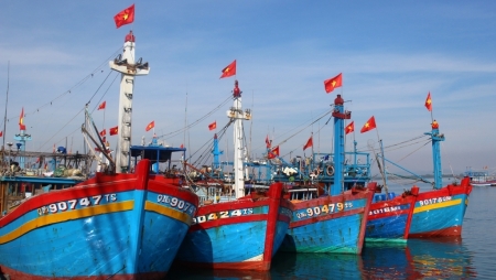 Флаг Вьетнама на Восточном море