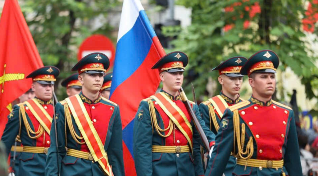 Российский военнослужащий выразил благодарность вьетнамцам и пожелание “обнять каждого” Российский военнослужащий выразил благодарность вьетнамцам и пожелание “обнять каждого”