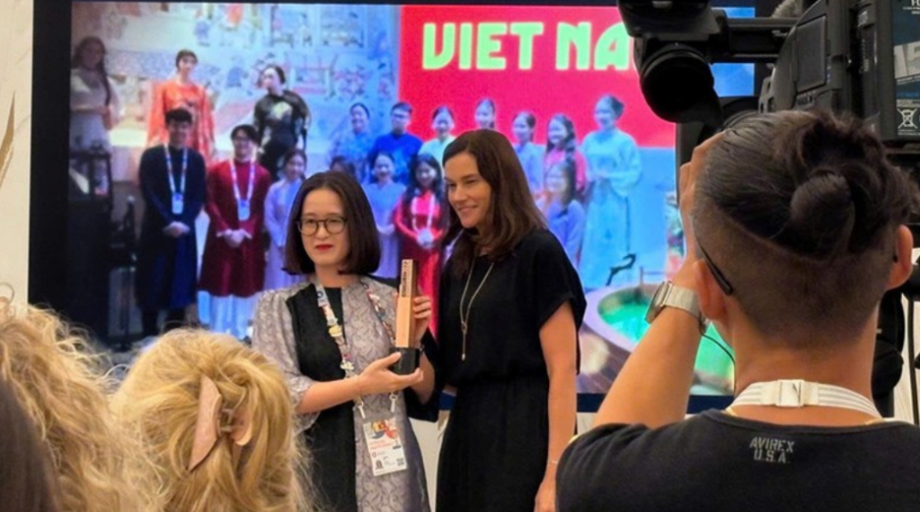 Вьетнам получил бронзовую награду за «Лучший коллектив павильона» на ЭКСПО-2025 Вьетнам получил бронзовую награду за «Лучший коллектив павильона» на ЭКСПО-2025