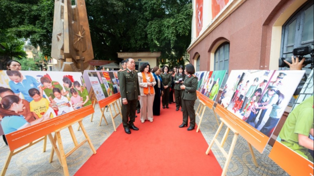 Фотовыставка, посвященная гендерному равенству