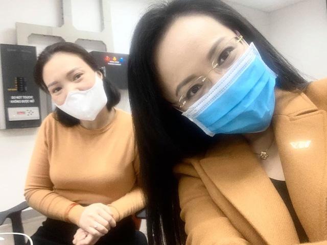 Hậu trường bản tin 'Thời sự 19h' những ngày dịch Covid-19 qua tiết lộ của BTV Hoài Anh hau truong ban tin thoi su 19 nhung ngay dich covid 19 qua tiet lo cua btv hoai anh