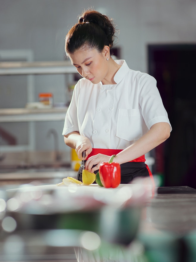 Nghệ sĩ Việt "chuyển nghề", kiếm thêm tiền xoay sở trong mùa dịch nghe si viet chuyen nghe kiem them tien xoay so trong mua dich