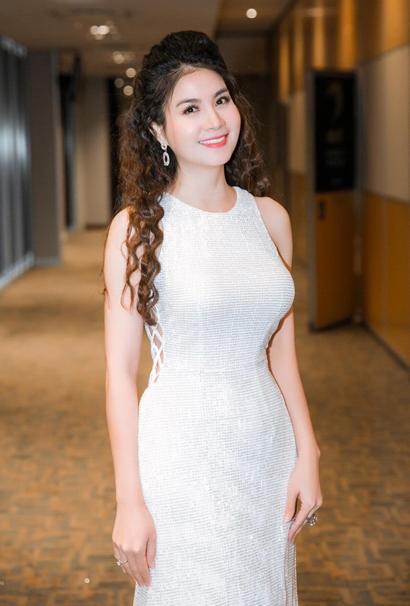 Nghệ sĩ Việt "chuyển nghề", kiếm thêm tiền xoay sở trong mùa dịch nghe si viet chuyen nghe kiem them tien xoay so trong mua dich