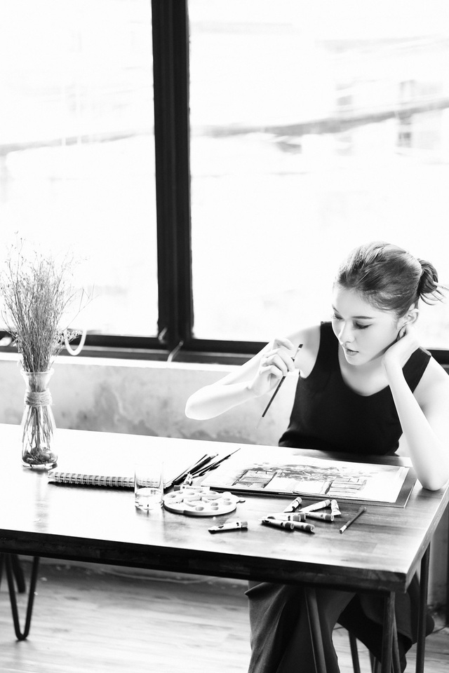 Bất ngờ trước khả năng hội họa của hoa hậu, á hậu Việt bat ngo truoc kha nang hoi hoa cua hoa hau a hau viet