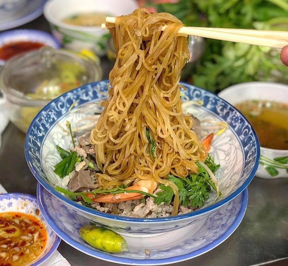 Bánh mì và các món ăn không thể bỏ qua khi đến TP.HCM banh mi va cac mon an khong the bo qua khi den tphcm