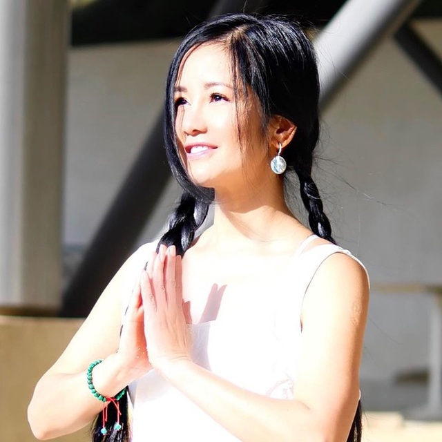 cuoc song an nhien cua hong nhung va hai con tai biet thu o my