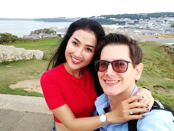 Chuyện tình 9 năm của diễn viên Quỳnh Lam và người yêu ngoại quốc chuyen tinh 9 nam cua dien vien quynh lam va nguoi yeu ngoai quoc