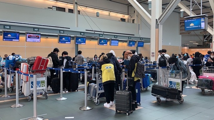 Covid-19: Đưa 276 công dân Việt Nam từ Canada về nước an toàn covid 19 dua 276 cong dan viet nam tu canada ve nuoc an toan