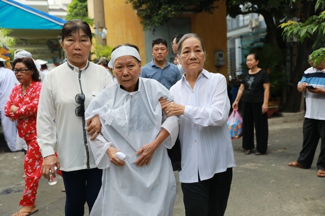 Tiễn đưa nhạc sĩ Vũ Đức Sao Biển về nơi an nghỉ tien dua nhac si vu duc sao bien ve noi an nghi