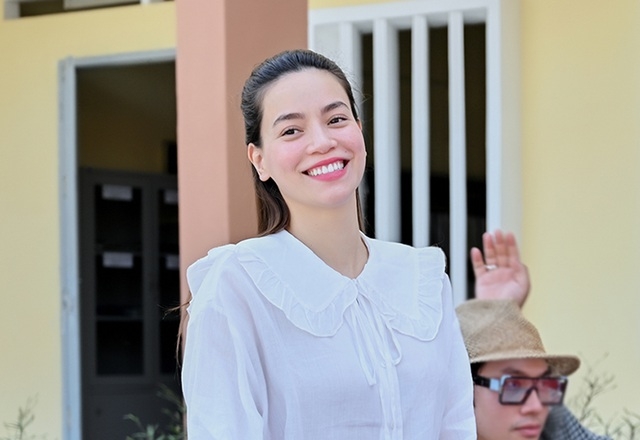 Hồ Ngọc Hà cùng con trai Subeo mang nước sạch cho miền Tây sau giãn cách xã hội ho ngoc ha cung subeo mang nuoc sach cho mien tay sau gian cach xa hoi