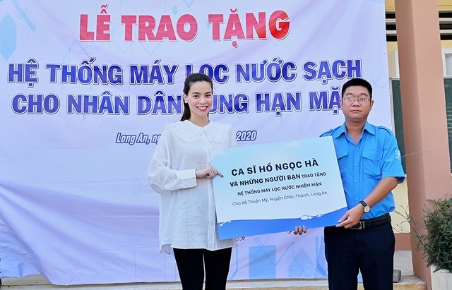 Hồ Ngọc Hà cùng con trai Subeo mang nước sạch cho miền Tây sau giãn cách xã hội ho ngoc ha cung subeo mang nuoc sach cho mien tay sau gian cach xa hoi