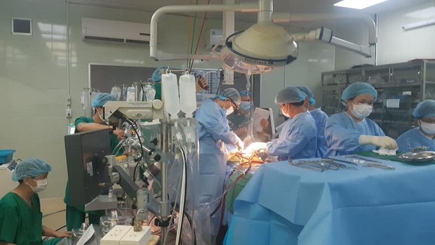 Đưa 2 lá gan từ Bắc vào Nam cứu bệnh nhân thoát cửa tử trong đêm dua 2 la gan tu bac vao nam cuu benh nhan thoat cua tu trong dem