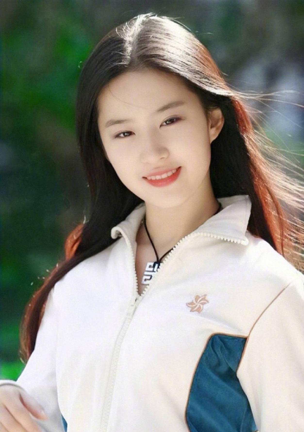Hoàng Thùy lọt top 100 mỹ nhân đẹp nhất thế giới hoang thuy lot top 100 my nhan dep nhat the gioi