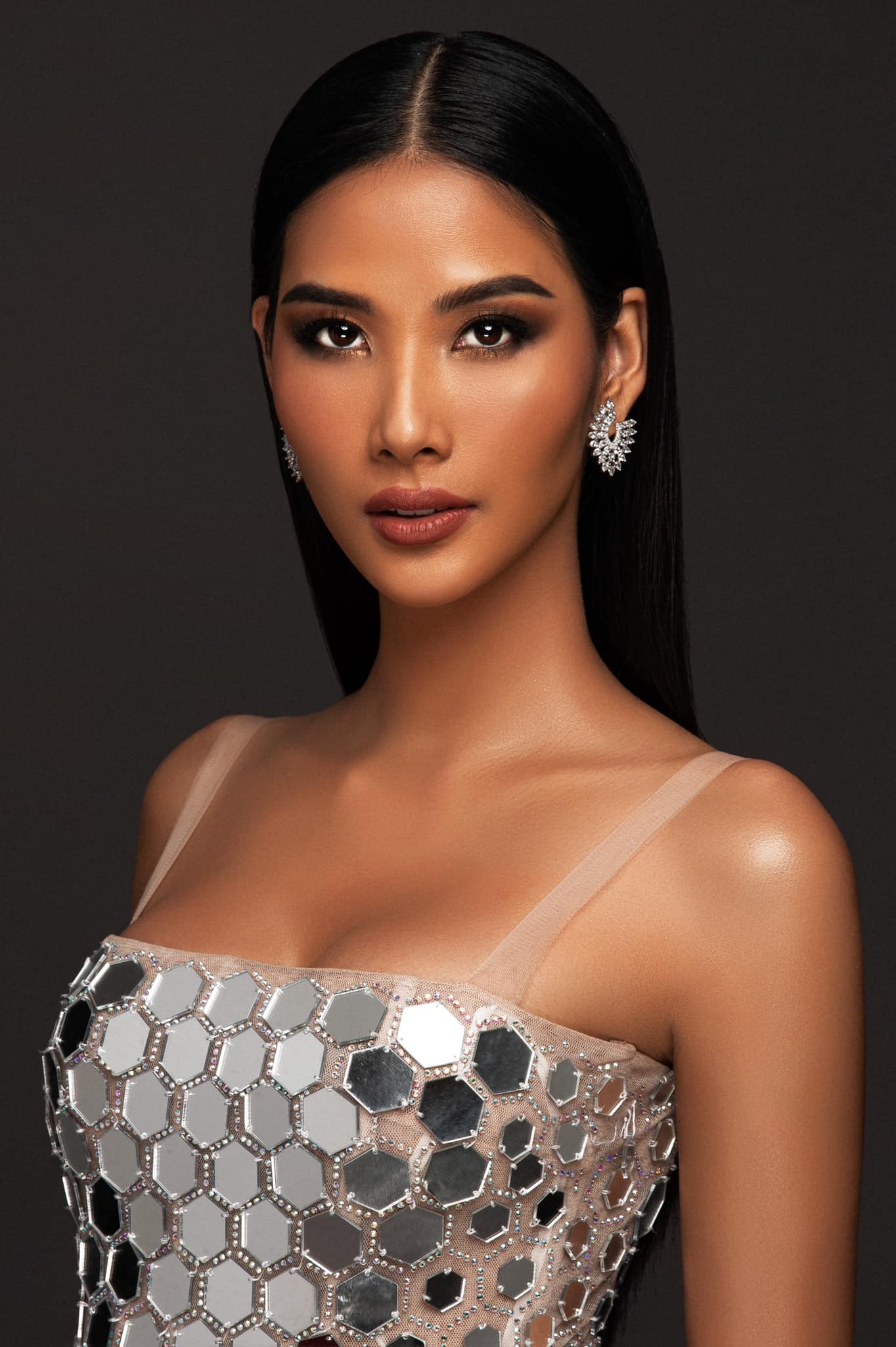 Hoàng Thùy lọt top 100 mỹ nhân đẹp nhất thế giới hoang thuy lot top 100 my nhan dep nhat the gioi