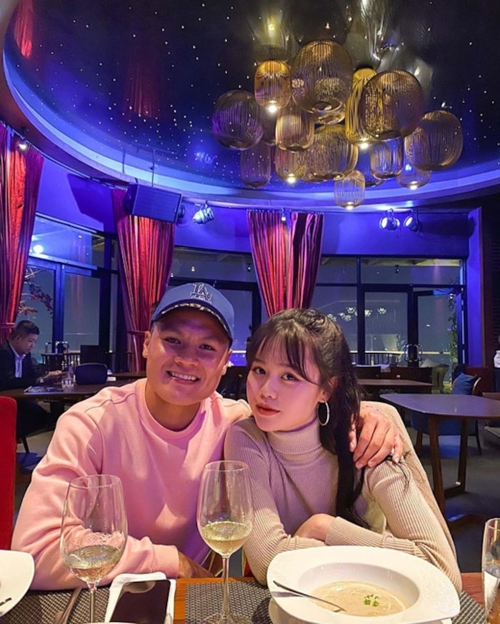 Tin tức giải trí sao Việt hôm nay (5/6): Động thái lạ của Quang Hải và Huỳnh Anh trên mạng xã hội tin tuc giai tri sao viet hom nay 56 dong thai la cua quang hai va huynh anh tren mang xa hoi