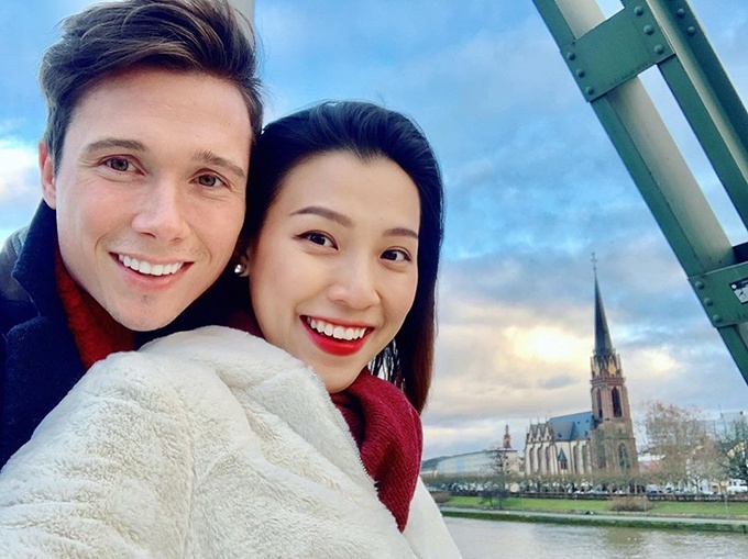 Tin tức giải trí sao Việt 24h hôm nay tin tuc giai tri sao viet hom nay 96 hoang oanh bat mi chuyen gap go ong xa ngoai quoc nhu ngon tinh