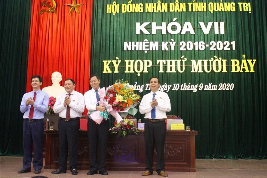 undefined 5104 chan dung tan chu tich hdnd tinh quang tri 5 2 tuoi