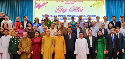 发挥智慧，凝聚民族大团结