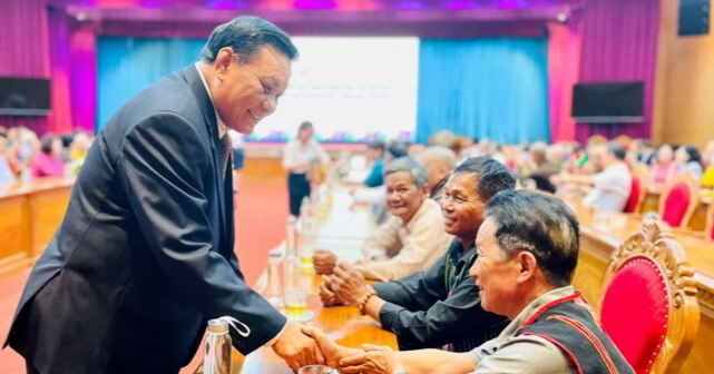 发挥智慧，凝聚民族大团结