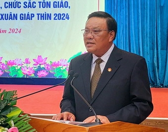 发挥智慧，凝聚民族大团结