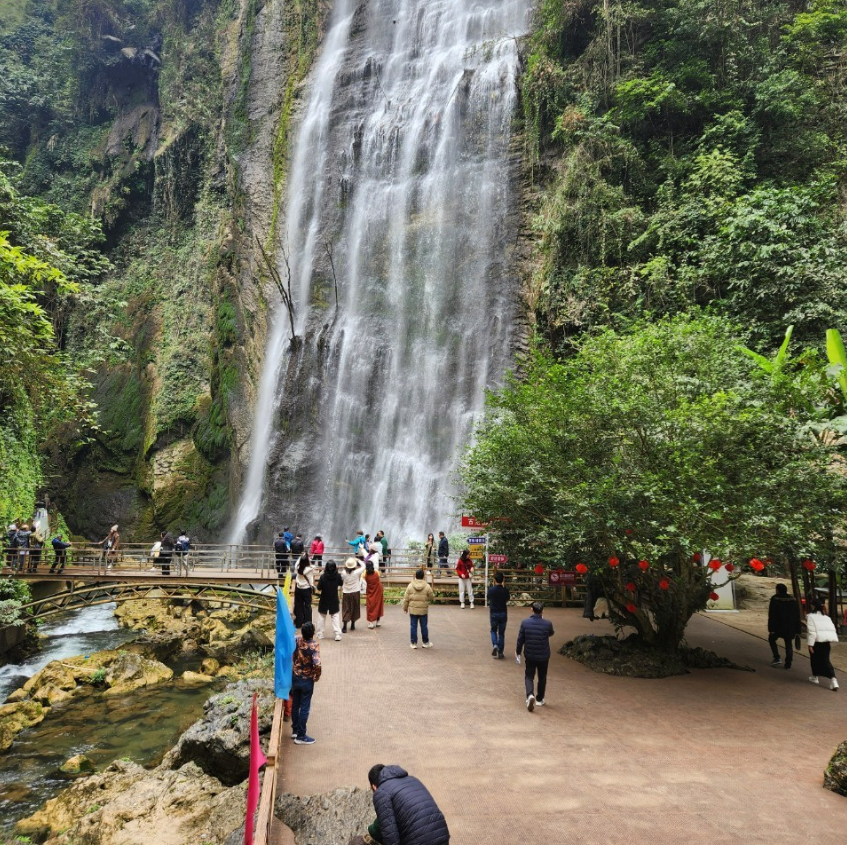 越南游客将中国靖西视为新兴的旅游目的地 越南游客将中国靖西视为新兴的旅游目的地