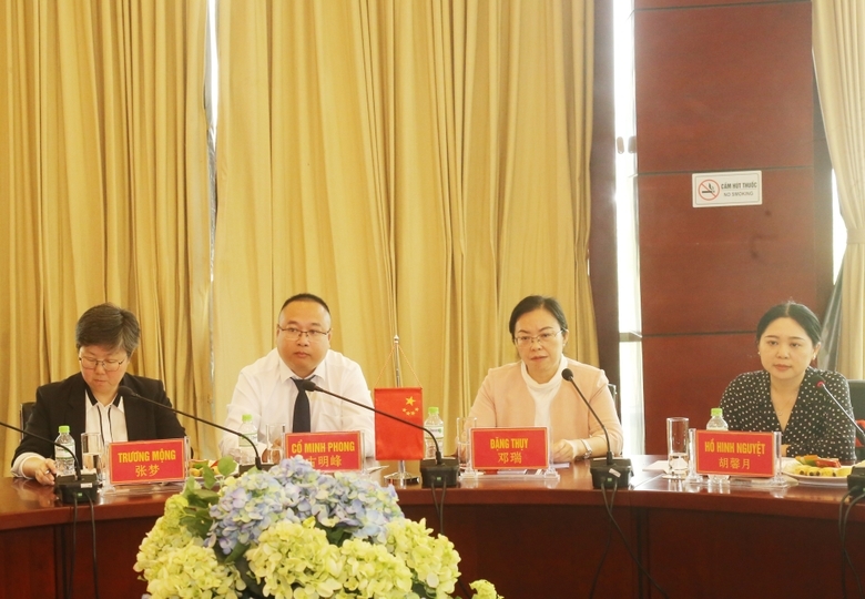 举行越南与中国工业园区和经济区招商引资工作交流会 举行越南与中国工业园区和经济区招商引资工作交流会