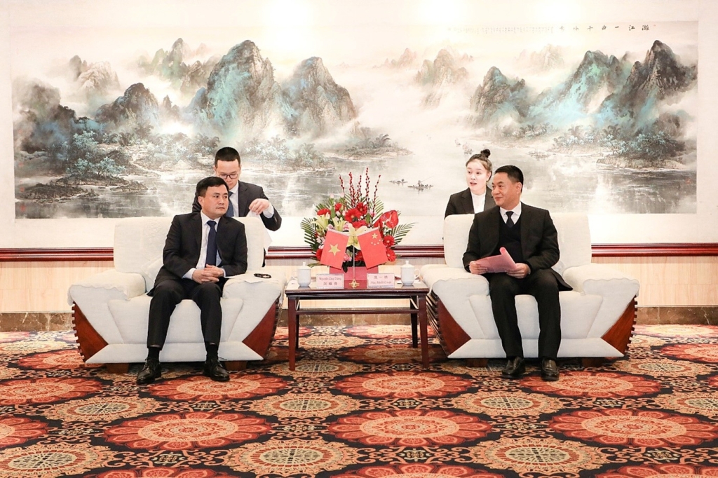 越南广宁下龙市公安局对中国广西桂林市公安局进行了访问工作 越南广宁下龙市公安局对中国广西桂林市公安局进行了访问工作
