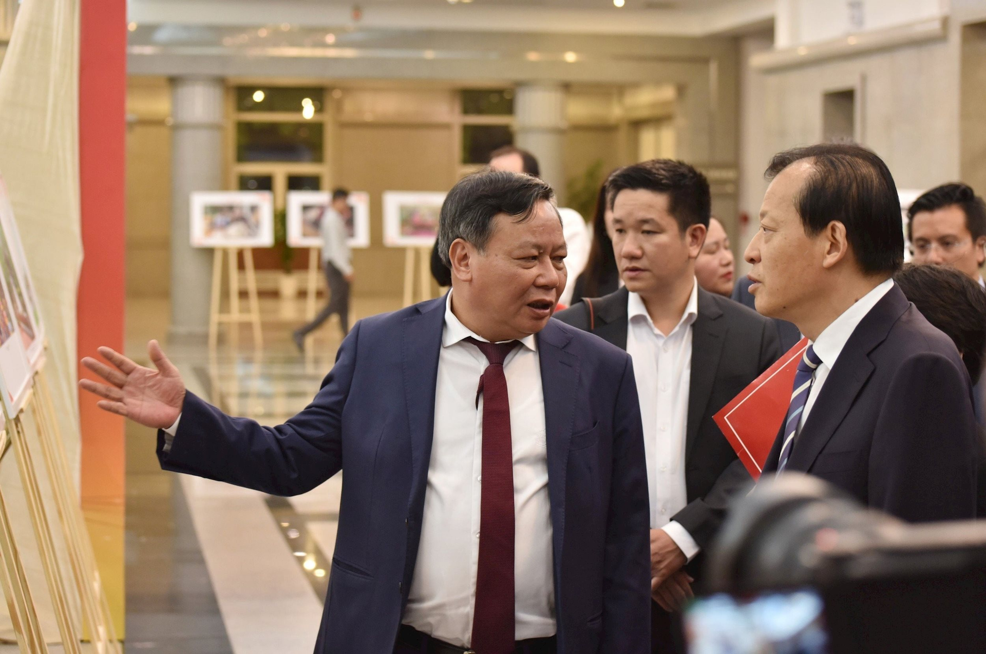 推动河内和北京关系成为越中地方合作的典范