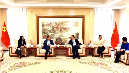 推动河内和北京关系成为越中地方合作的典范