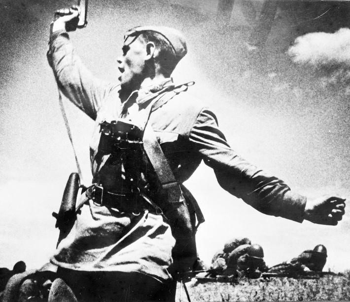 Солдата Советской Красной Армии в годы Второй мировой войны. Фото: Международный архив/ВИА Солдата Советской Красной Армии в годы Второй мировой войны. Фото: Международный архив/ВИА