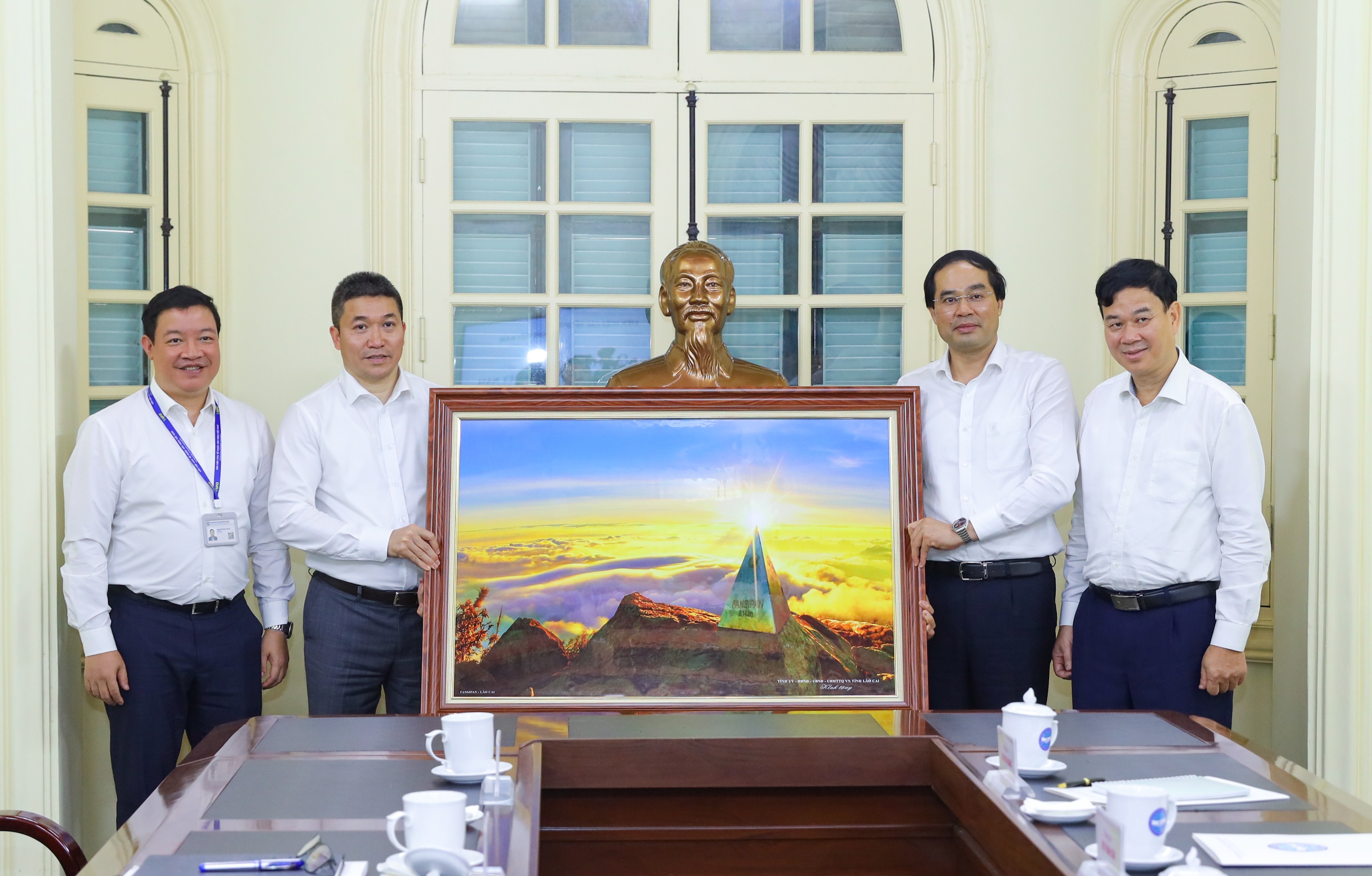 ສະຫະພັນ​ບັນດາ​ອົງການ​ມິດຕະພາບ​ ຫວຽດນາມ, ແຂວງ ລາວ​ກາຍ ແລກປ່ຽນ​ບັນດາ​ເນື້ອ​ໃນ​ການ​ຮ່ວມ​ມື​ດ້ານ​ການທູດ​​ປະຊາຊົນ​
