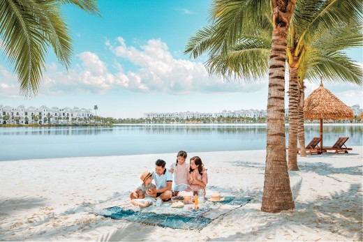Nhiều gia đình ở những khu vực “phố cũ” đã dịch chuyển về đại đô thị Vinhomes Ocean Park với phong cách sống nghỉ dưỡng 365 ngày như tại resort. Nhiều gia đình ở những khu vực “phố cũ” đã dịch chuyển về đại đô thị Vinhomes Ocean Park với phong cách sống nghỉ dưỡng 365 ngày như tại resort.