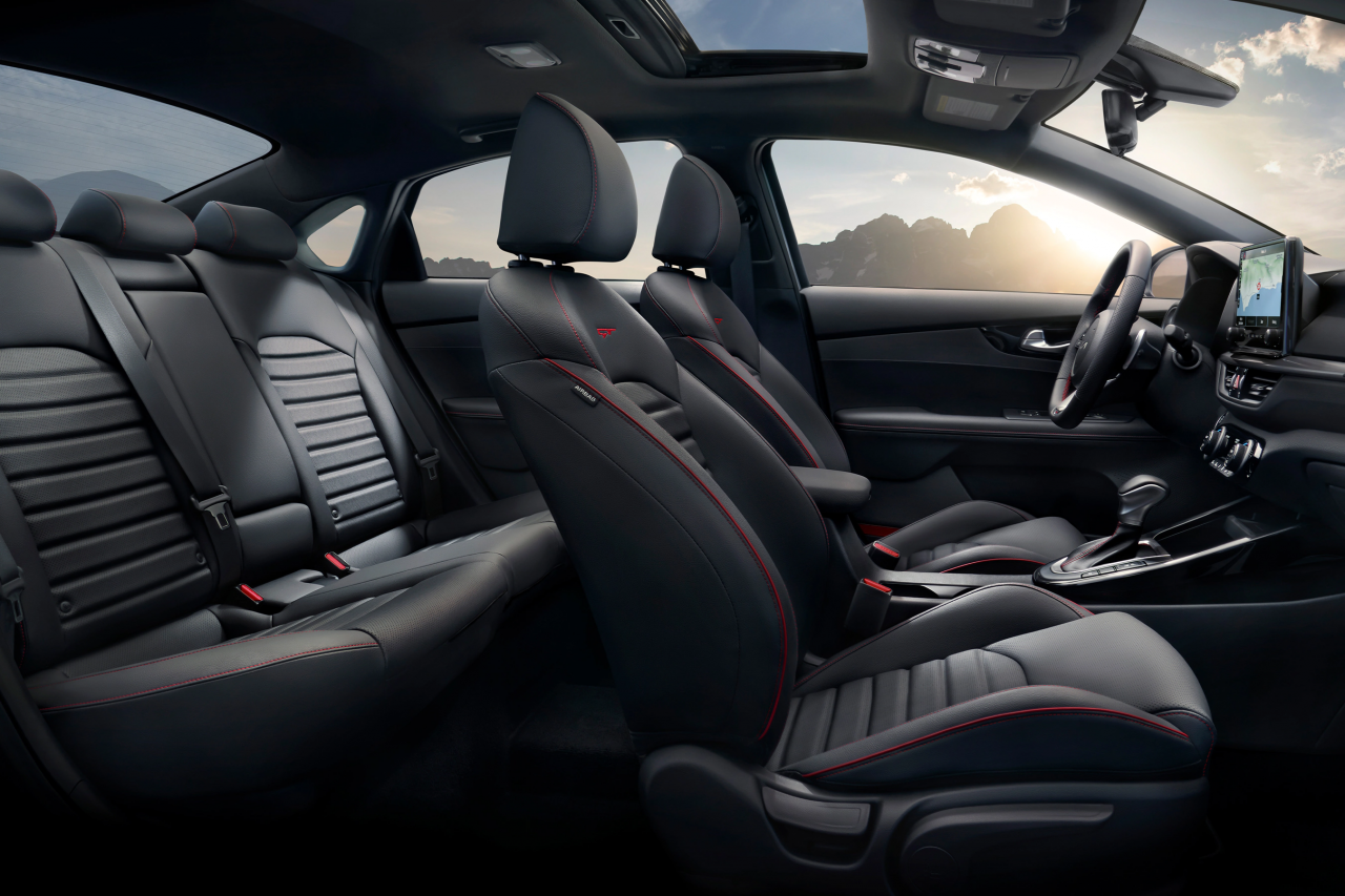 Bộ đôi Kia K3 Turbo GT & 2.0 Premium: thêm lựa chọn cho khách hàng yêu thích thể thao, mạnh mẽ Bộ đôi Kia K3 Turbo GT & 2.0 Premium: thêm lựa chọn cho khách hàng yêu thích thể thao, mạnh mẽ