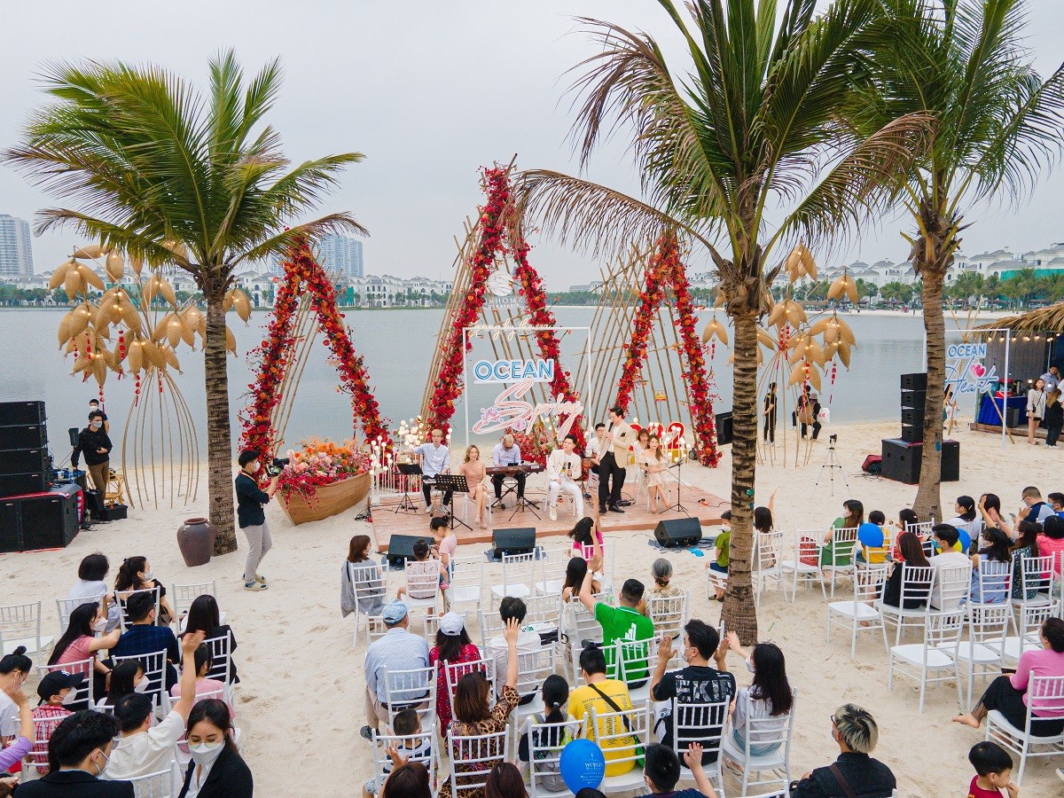 “Quận Ocean” – điểm hẹn “mùa bình thường…nay đã về”… “Quận Ocean” – điểm hẹn “mùa bình thường…nay đã về”…