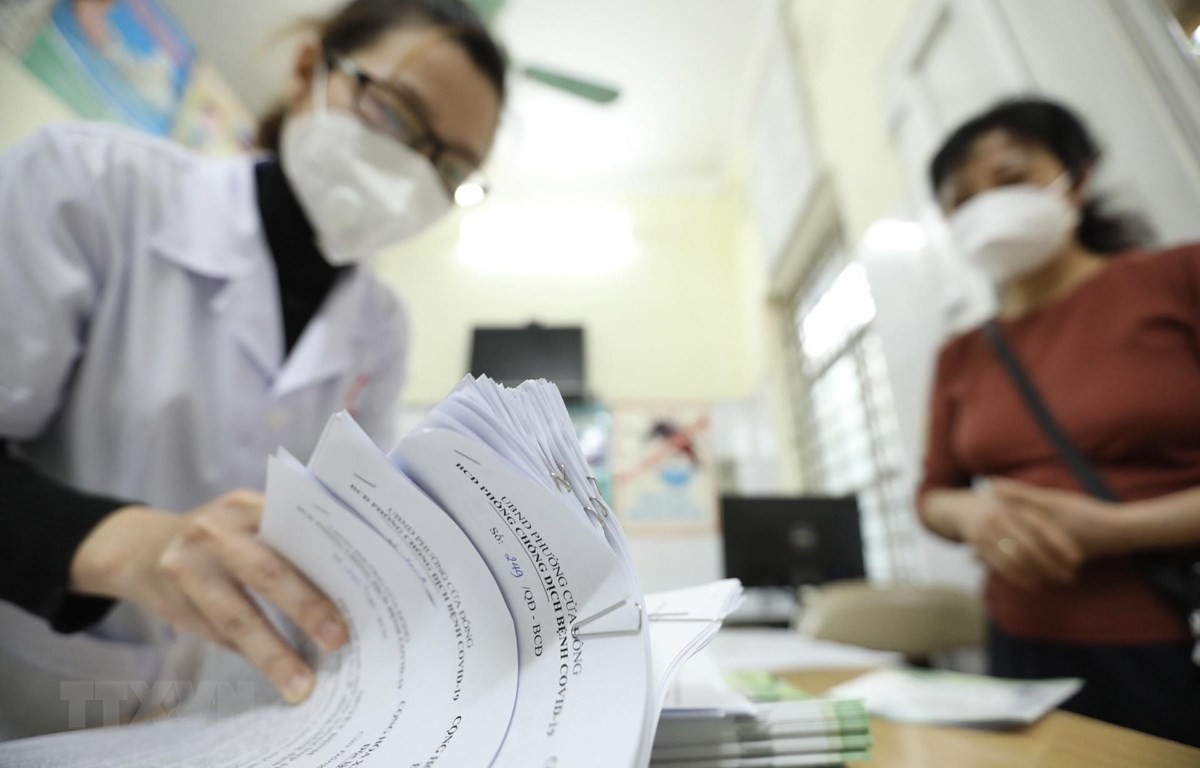 BHXH Việt Nam: Tiếp nhận, giải quyết quyền lợi đối với người lao động bị mắc Covid-19 BHXH Việt Nam: Tiếp nhận, giải quyết quyền lợi đối với người lao động bị mắc Covid-19