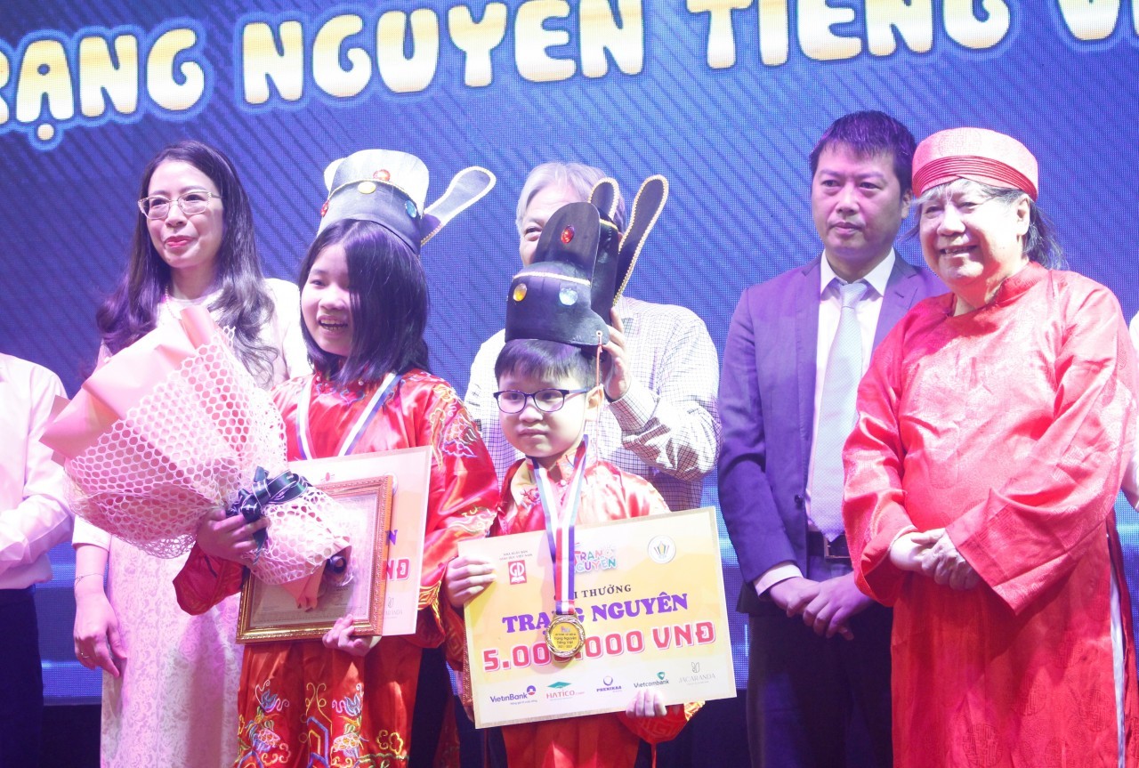 Học sinh Phú Thọ, Bắc Ninh được vinh danh là Trạng Nguyên Tiếng Việt Học sinh Phú Thọ, Bắc Ninh được vinh danh là Trạng Nguyên Tiếng Việt