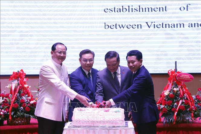 Giữ gìn và phát triển quan hệ hữu nghị đặc biệt Việt Nam - Lào Chú thích ảnh