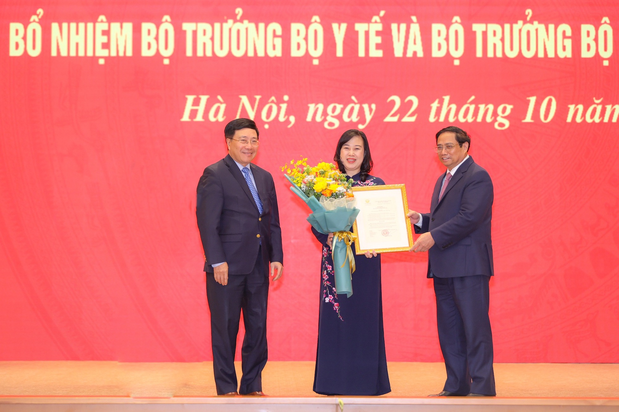 Thủ tướng Phạm Minh Chính trao Quyết định bổ nhiệm hai Bộ trưởng Thủ tướng Phạm Minh Chính trao Quyết định bổ nhiệm hai Bộ trưởng