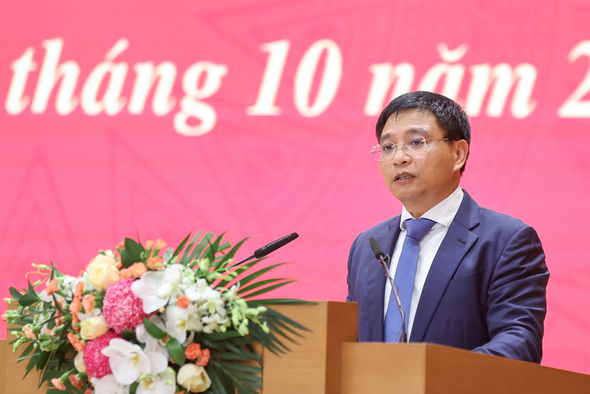 Thủ tướng Phạm Minh Chính trao Quyết định bổ nhiệm hai Bộ trưởng Thủ tướng Phạm Minh Chính trao Quyết định bổ nhiệm hai Bộ trưởng