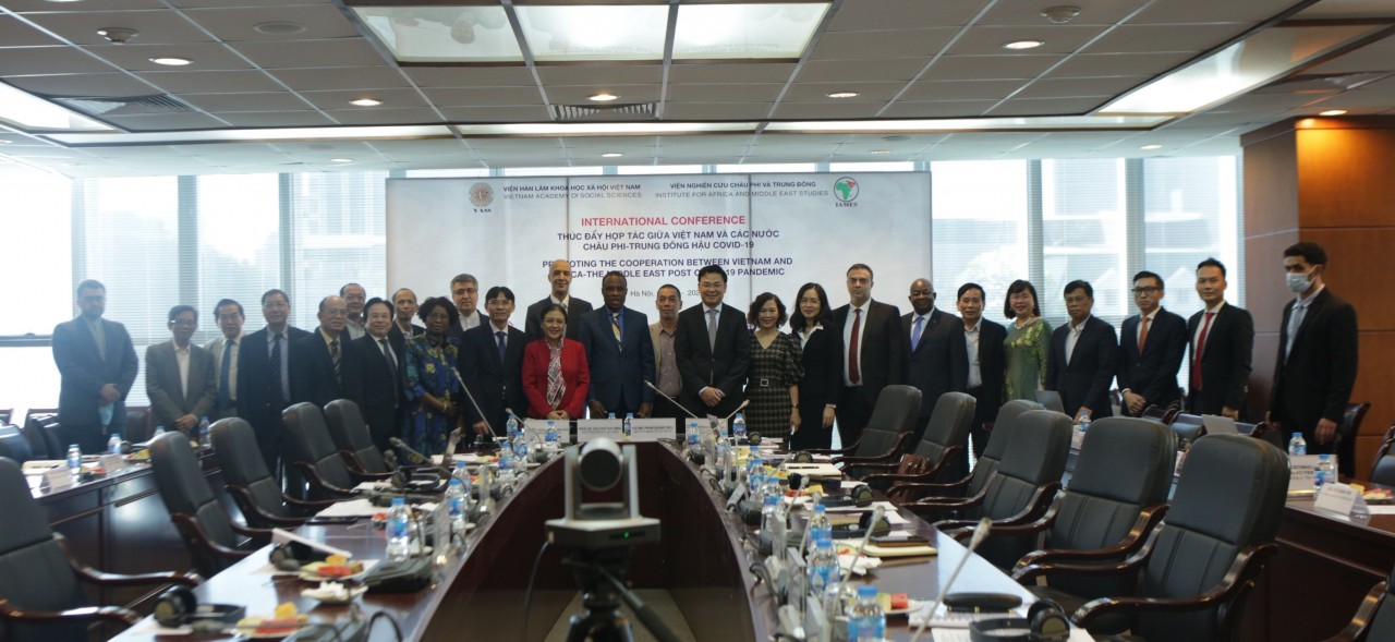 Các đại biểu chụp ảnh lưu nhiệm tại hội thảo. (Ảnh: Tuấn Anh) Các đại biểu chụp ảnh lưu nhiệm tại hội thảo. (Ảnh: Tuấn Anh)