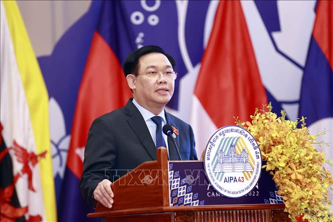 Đoàn kết, gắn bó và tương hỗ lẫn nhau là yếu tố quan trọng giúp ASEAN thành công Đoàn kết, gắn bó và tương hỗ lẫn nhau là yếu tố quan trọng giúp ASEAN thành công
