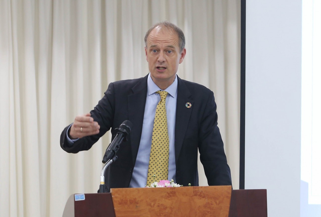 Ông Patrick Haverman - Phó Trưởng đại diện UNDP tại Việt Nam cho biết: Hiện UNDP đang phối hợp với Bộ LĐ-TB&XH triển khai phần mềm điều tra quốc gia đầu tiên cho người khuyết tật. Ông Patrick Haverman - Phó Trưởng đại diện UNDP tại Việt Nam cho biết: Hiện UNDP đang phối hợp với Bộ LĐ-TB&XH triển khai phần mềm điều tra quốc gia đầu tiên cho người khuyết tật.