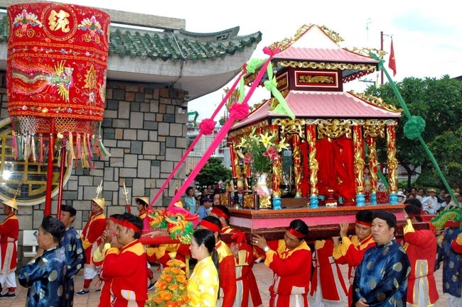 Lễ hội Vía Bà Chúa Xứ (Ảnh: Báo Bình Dương) Lễ hội Vía Bà Chúa Xứ (Ảnh: Báo Bình Dương)