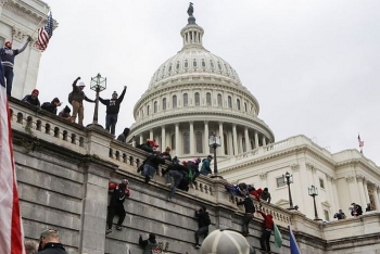 world breaking news today january 7 world stunned by trump supporters storming us capitol