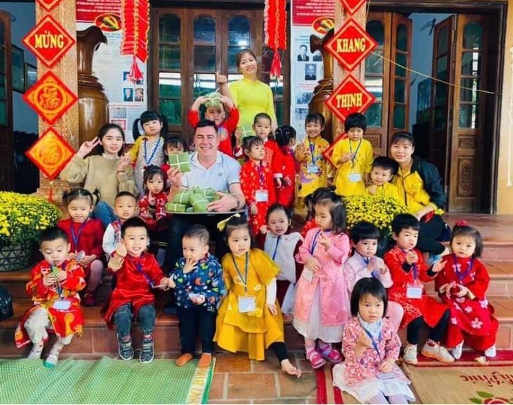 Expat expresses faith and positivity in Vietnam’s COVID-19 situation He is working as an english teacher at montessori kindergarten (photo courtesy of edward luby)