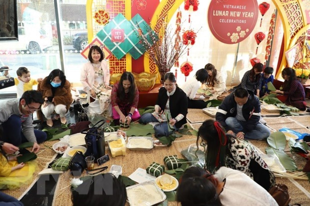 Overseas Vietnamese Across Nations Celebrate Lunar New Year Overseas Vietnamese Across Nations Celebrate Lunar New Year